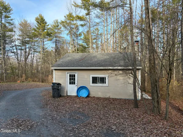 $299,000 | 63-140 Lemayville Way, Hampton, NY 12887