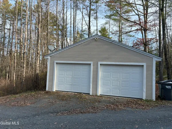 $299,000 | 63-140 Lemayville Way, Hampton, NY 12887