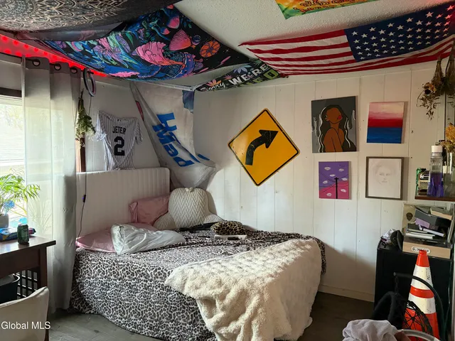 $329,000 | 63-140 Lemayville Way, Hampton, NY 12887