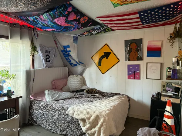 $299,000 | 63-140 Lemayville Way, Hampton, NY 12887