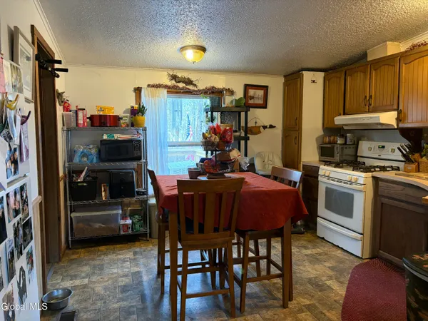 $329,000 | 63-140 Lemayville Way, Hampton, NY 12887