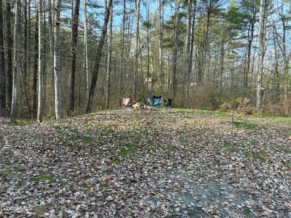 $329,000 | 63-140 Lemayville Way, Hampton, NY 12887