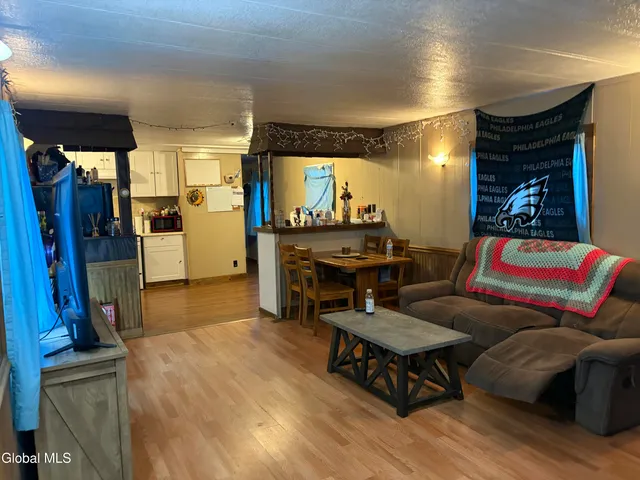 $329,000 | 63-140 Lemayville Way, Hampton, NY 12887