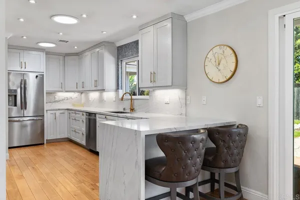 $1,735,000 | 3298 Mercer Lane, San Diego, CA 92122