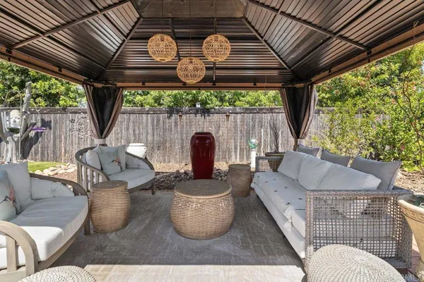 $1,735,000 | 3298 Mercer Lane, San Diego, CA 92122