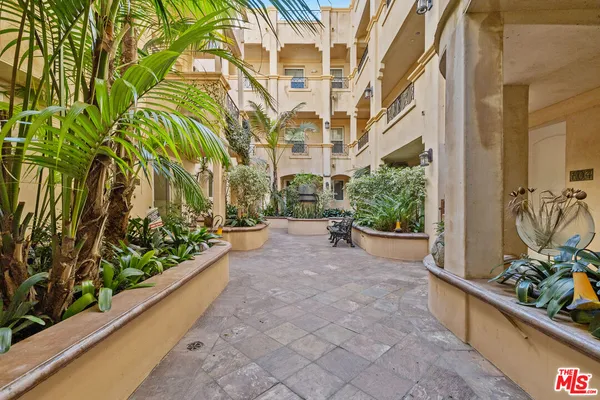 $750,000 | 16123 Sunset Boulevard, Unit 103, Pacific Palisades, CA 90272