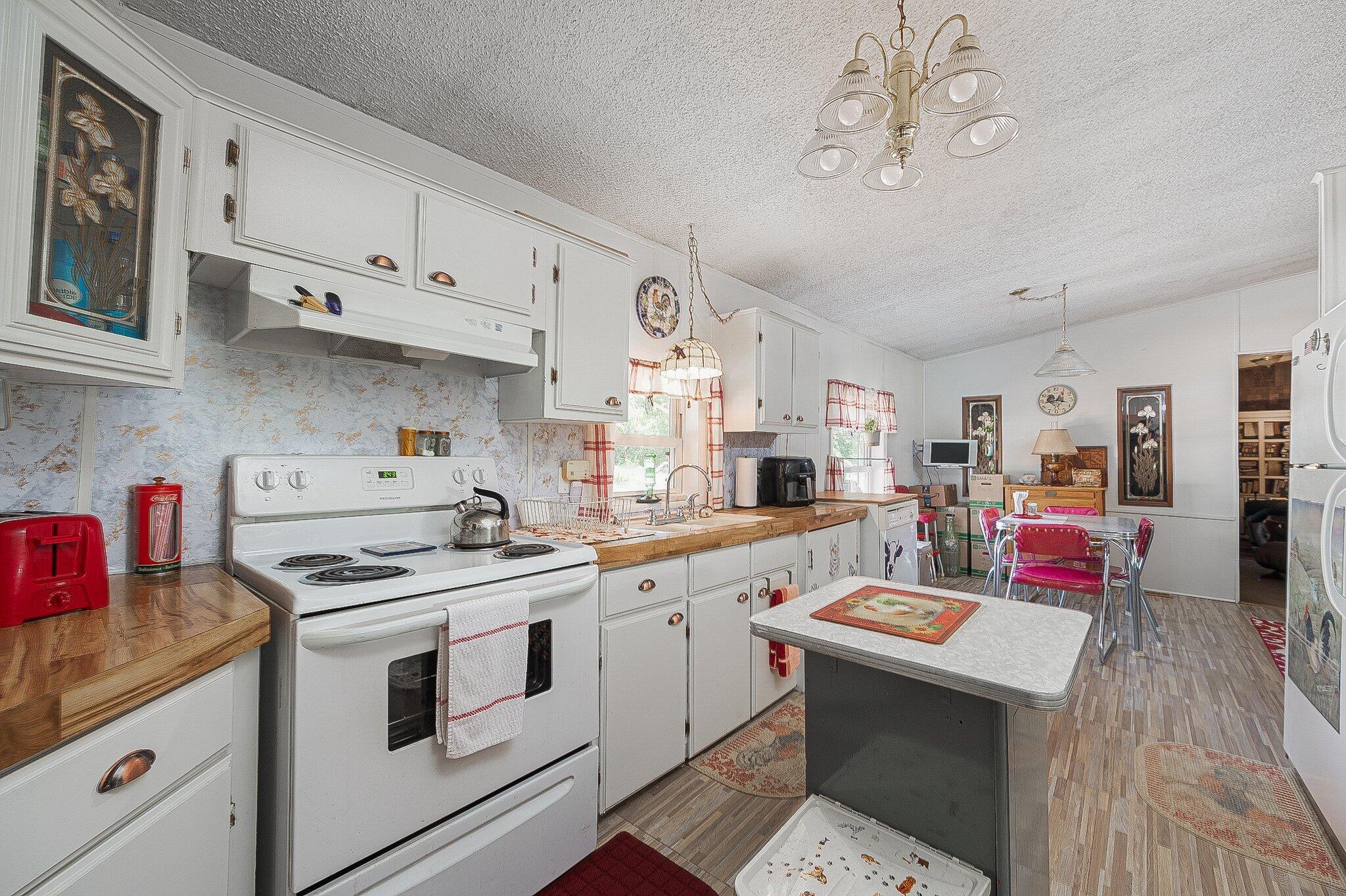 10662 Tarlton Road St. Louisville, OH 43071 - Photo 10 of 61 16-web-or-mls-10662 Tarlton Rd-16