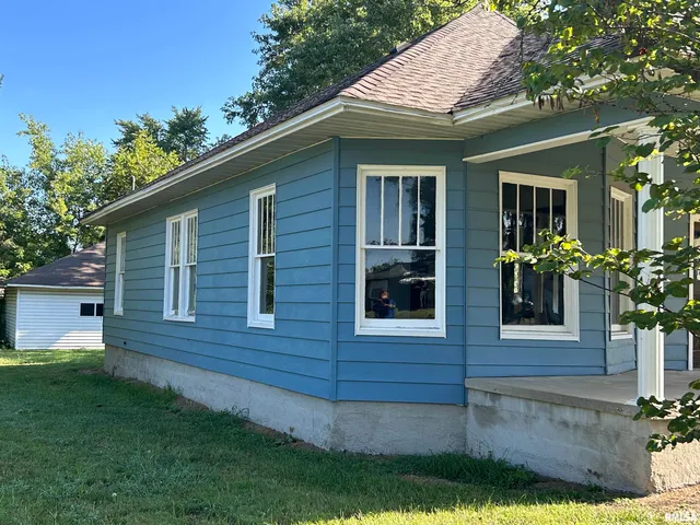 $32,513 | 211 East Lindell Street, West Frankfort, IL 62896