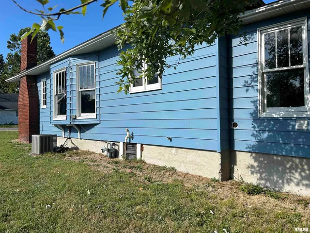 $32,513 | 211 East Lindell Street, West Frankfort, IL 62896