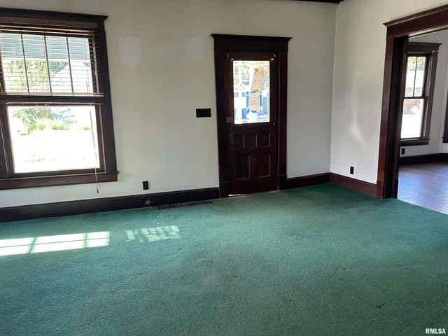 $32,513 | 211 East Lindell Street, West Frankfort, IL 62896