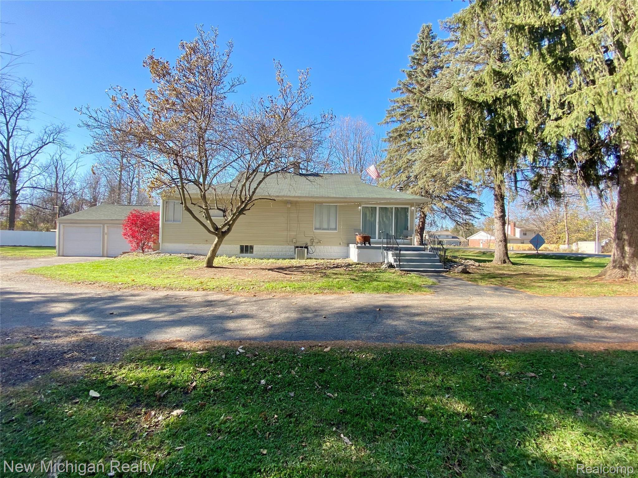 5521 Calkins Road Flint, MI 48532 - Photo 29 of 38 2D6C0AE1-31B1-4097-AF01-C9532E7D59E0.jpeg
