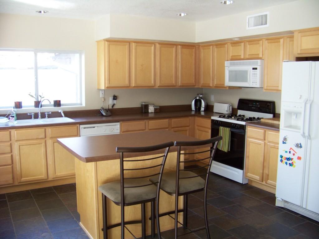 5616 South Spinnaker Road Tempe, AZ 85283 - Photo 3 of 20 Kitchen