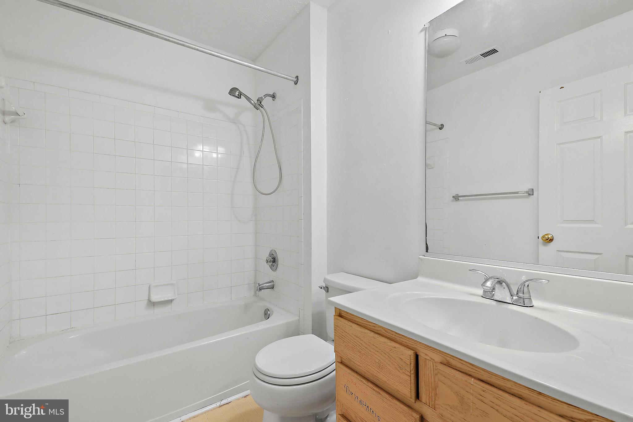 4232 Maple Path Circle, Unit 18 Nottingham, MD 21236 - Photo 14 of 24 Bathroom2