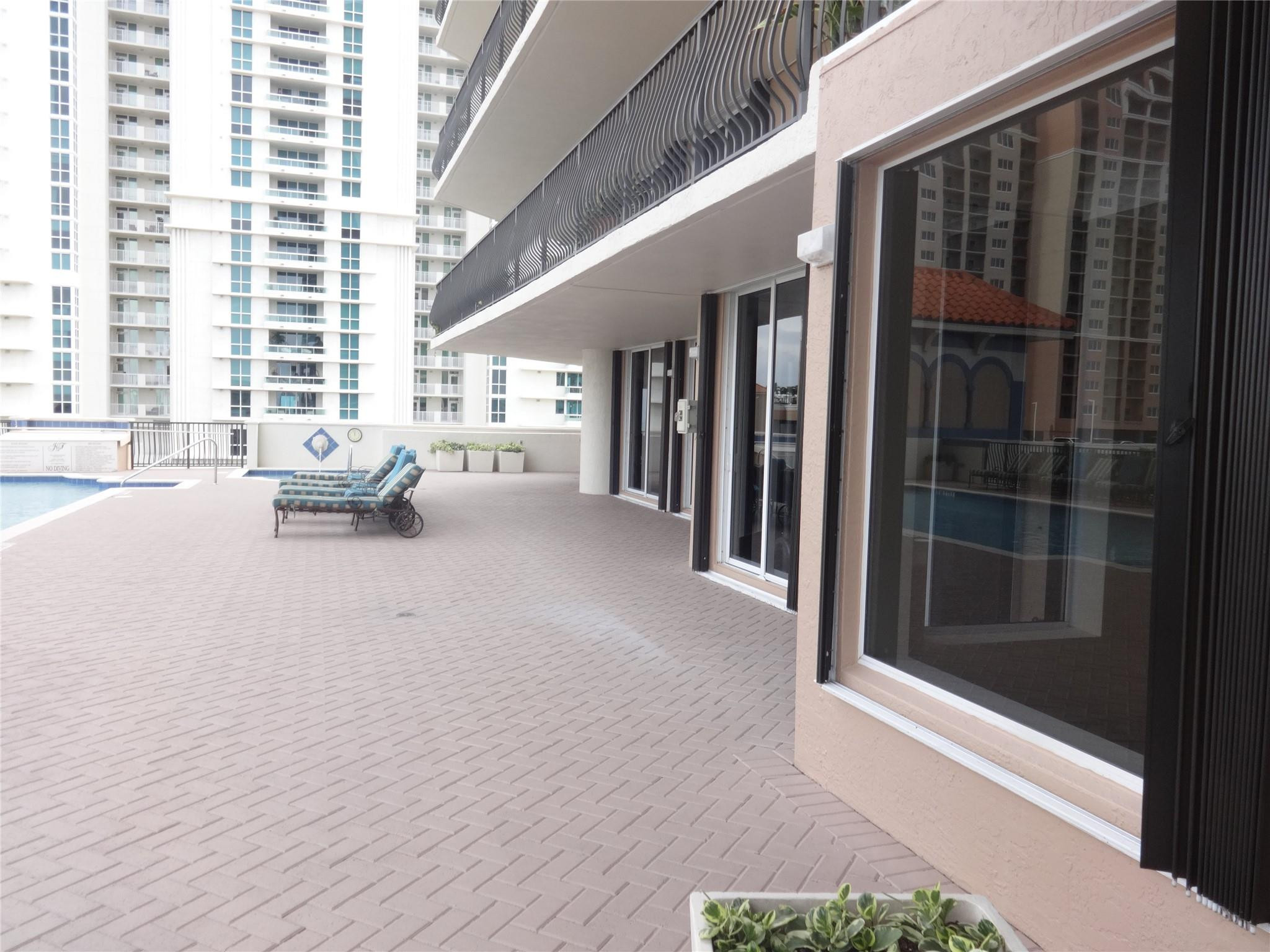 100 South Birch Road, Unit 1005D Fort Lauderdale, FL 33316 - Photo 31 of 36 Photo 32