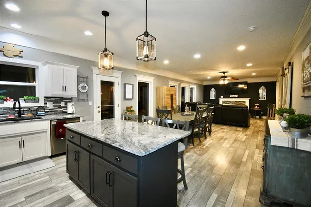 $600,000 | 2406 Northeast 158th Street, Smithville, MO 64089