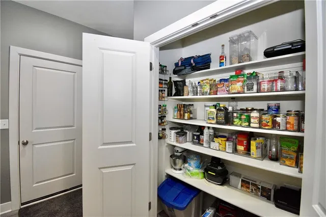 $600,000 | 2406 Northeast 158th Street, Smithville, MO 64089