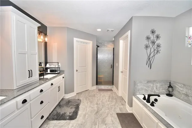 $625,000 | 2406 Northeast 158th Street, Smithville, MO 64089