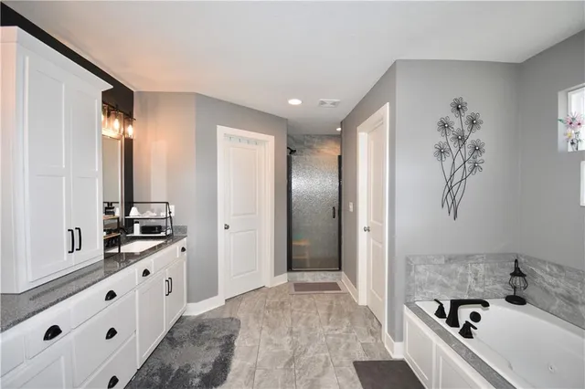 $625,000 | 2406 Northeast 158th Street, Smithville, MO 64089