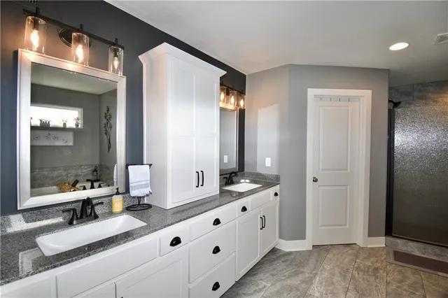 $600,000 | 2406 Northeast 158th Street, Smithville, MO 64089