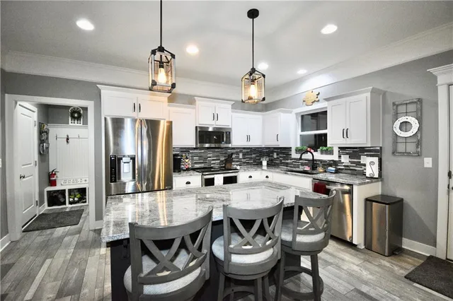 $600,000 | 2406 Northeast 158th Street, Smithville, MO 64089