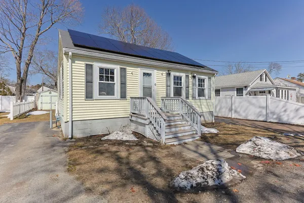 $399,900 | 6 Pine Street, Wareham, MA 02571