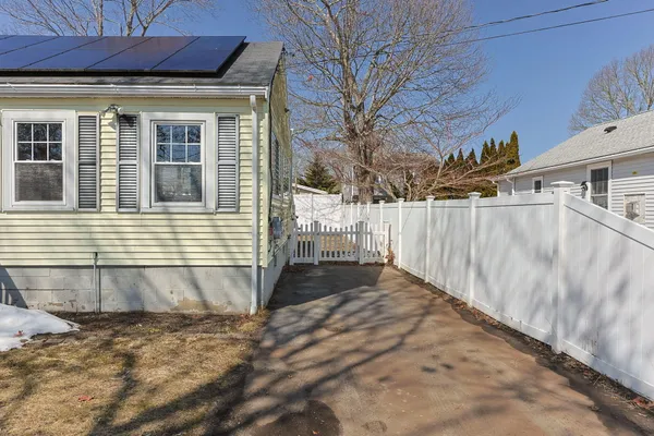$399,900 | 6 Pine Street, Wareham, MA 02571