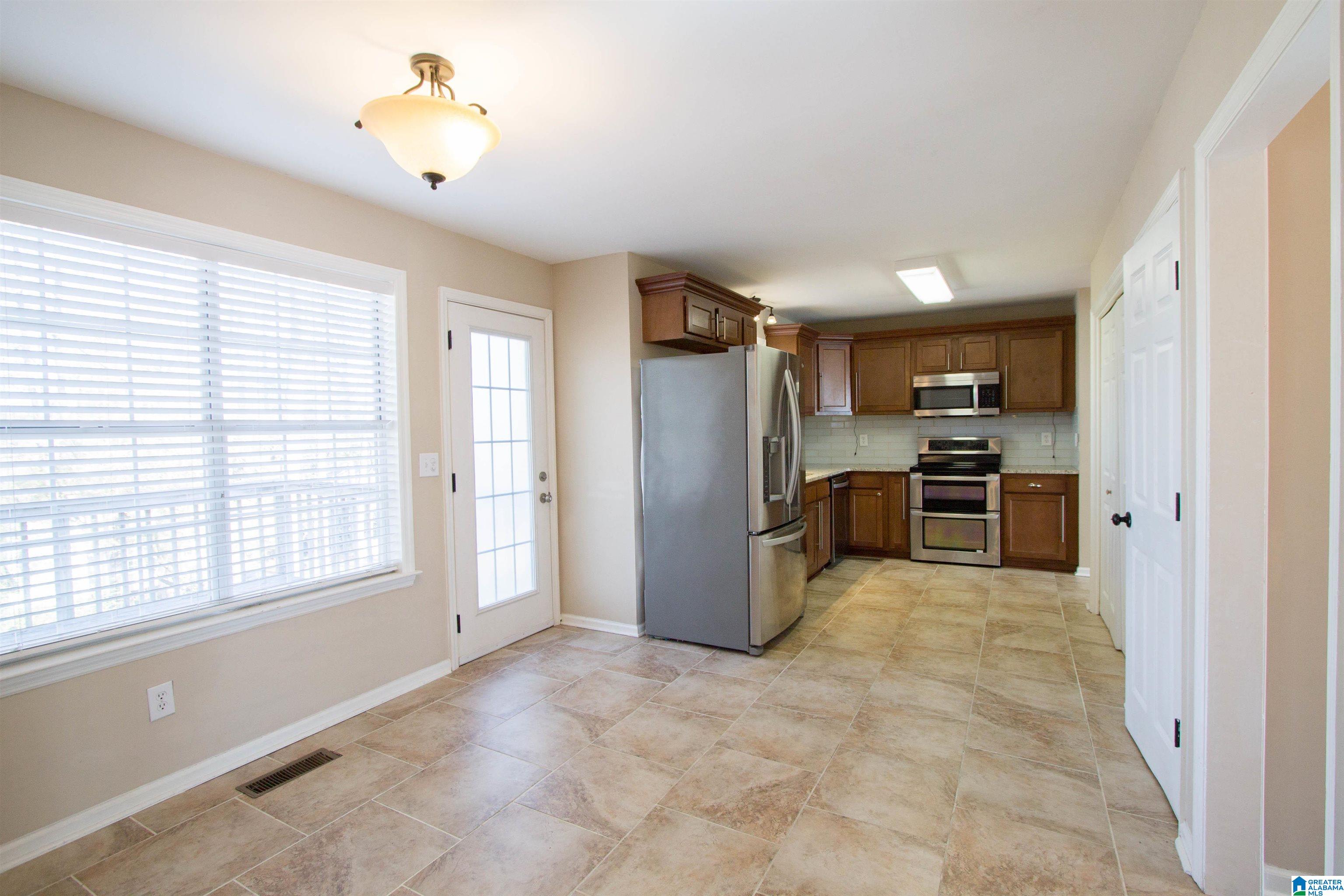 129 Pebble Drive Alabaster, AL 35007 - Photo 10 of 43