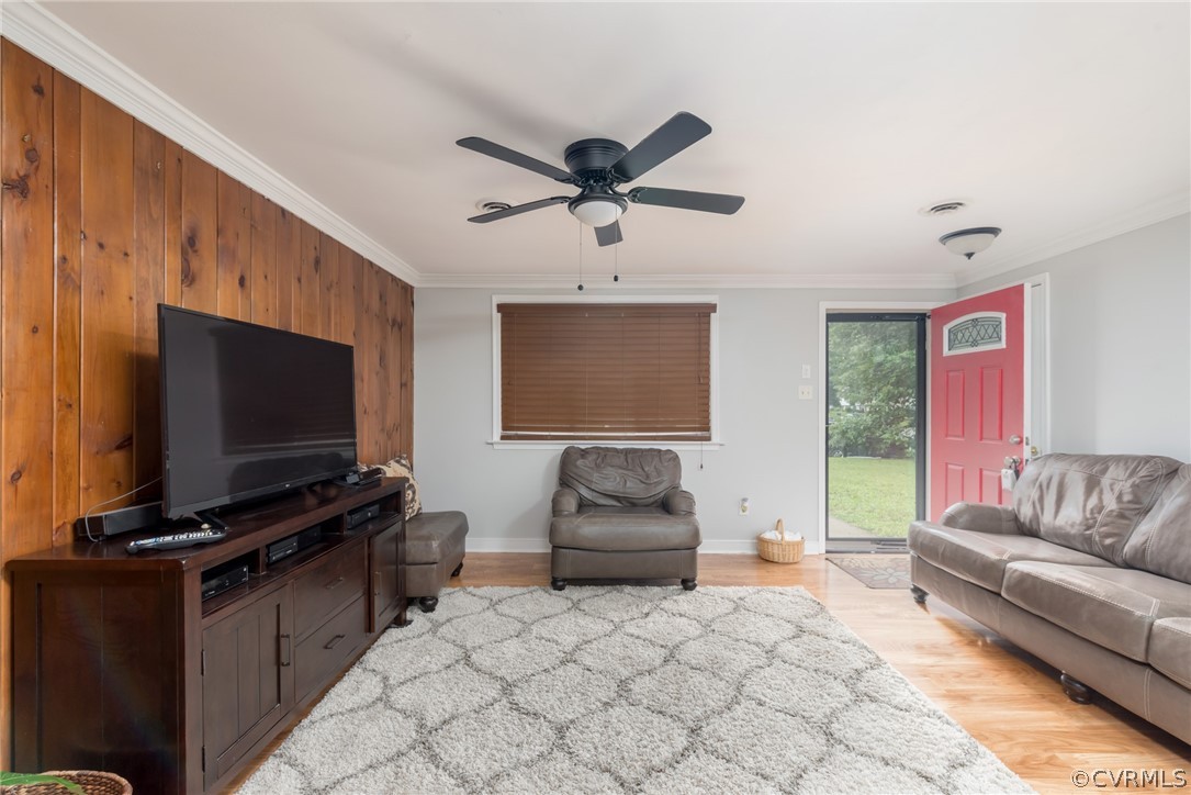 6424 Husting Road Chesterfield, VA 23832 - Photo 3 of 16 a living room with furniture and a flat screen tv