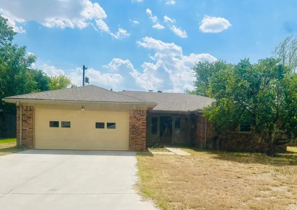 $289,900 | 617 Forrest Drive, Dumas, TX 79029