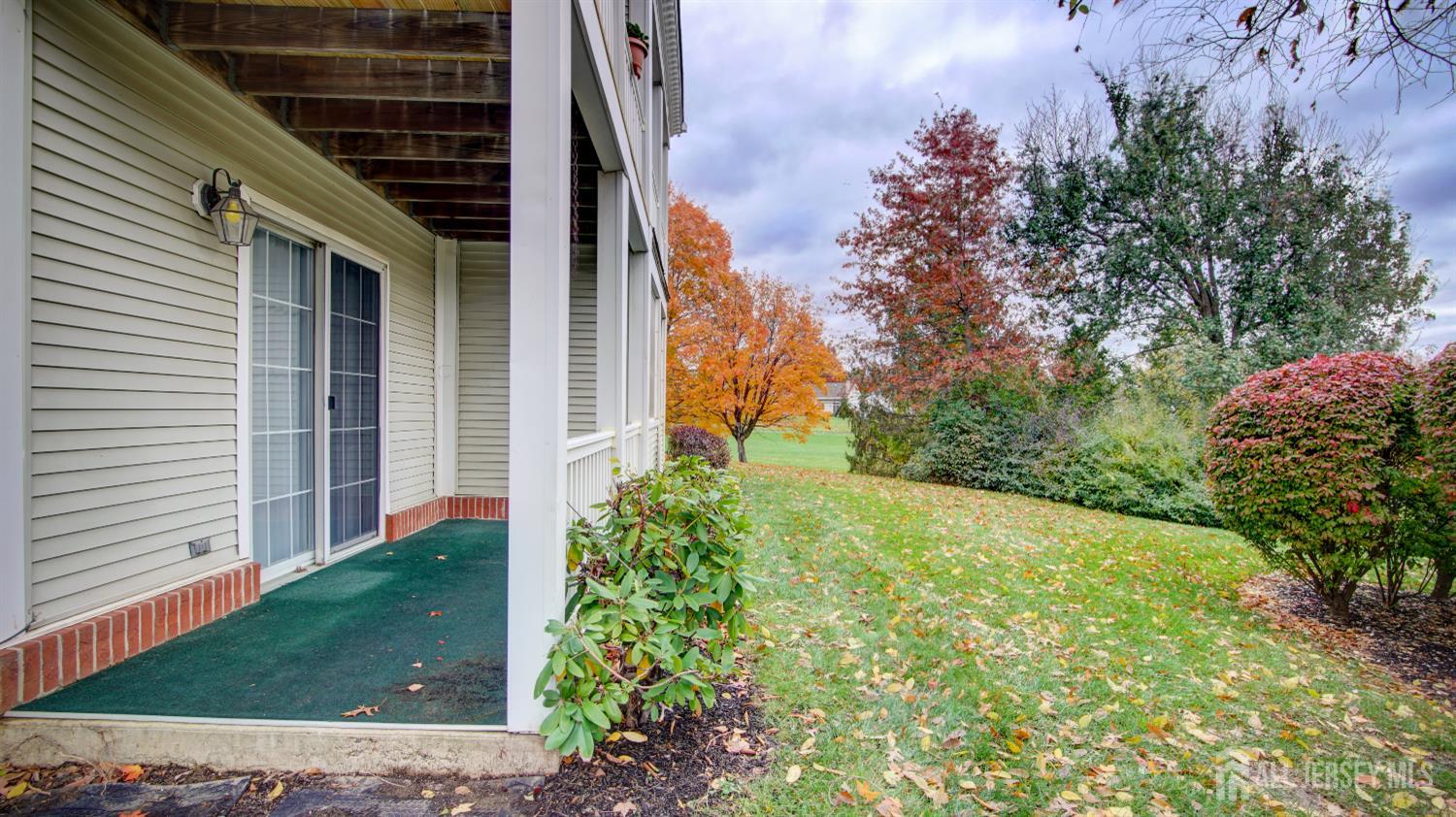 40 B Rutland Lane Monroe Township, NJ 08831 - Photo 25 of 31 a view of a backyard