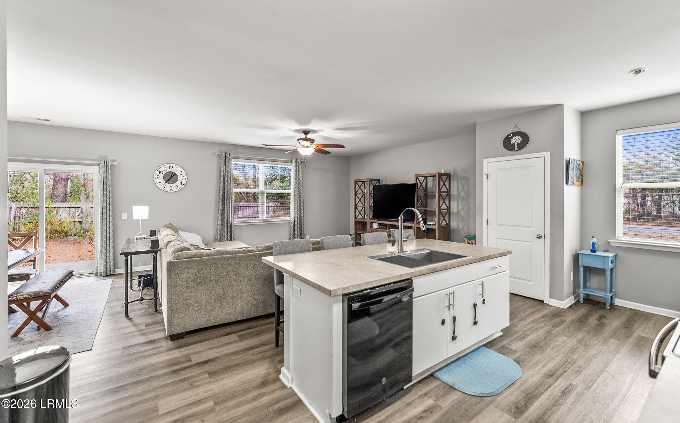 56 Holly Hall Road Beaufort, SC 29907 - Photo 11 of 31 DSC08022.jpg-SMALL