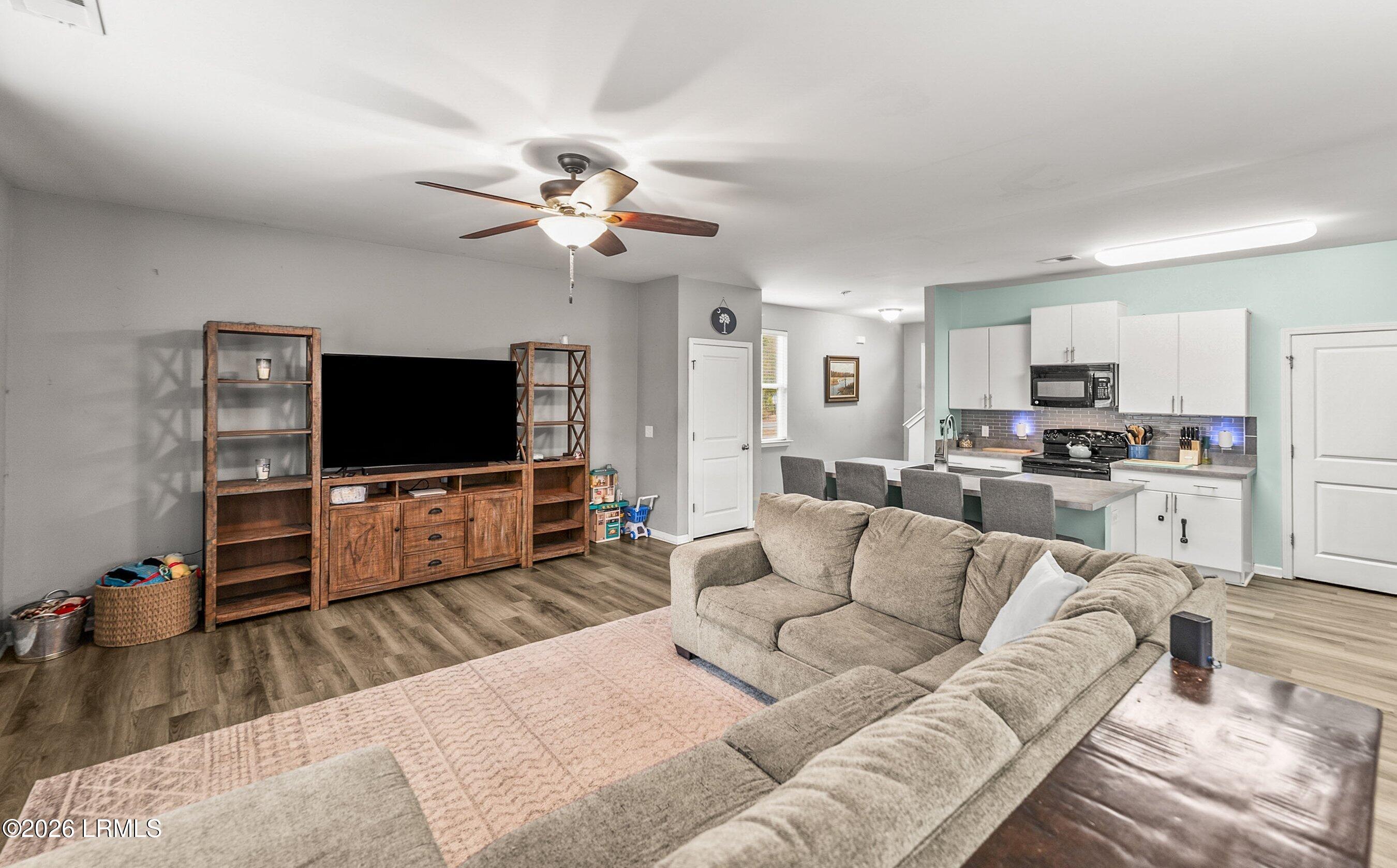 56 Holly Hall Road Beaufort, SC 29907 - Photo 7 of 31 DSC07995.jpg-SMALL