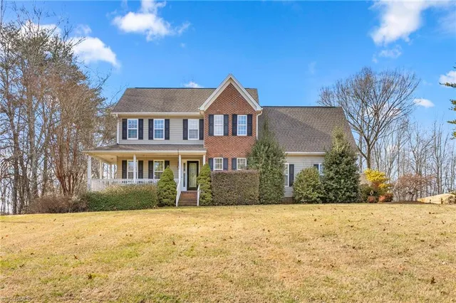 $469,900 | 107 Cottonwood Lane, Summerfield, NC 27358