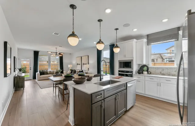 $324,505 | 414 Nightingale Avenue, Marion, TX 78124