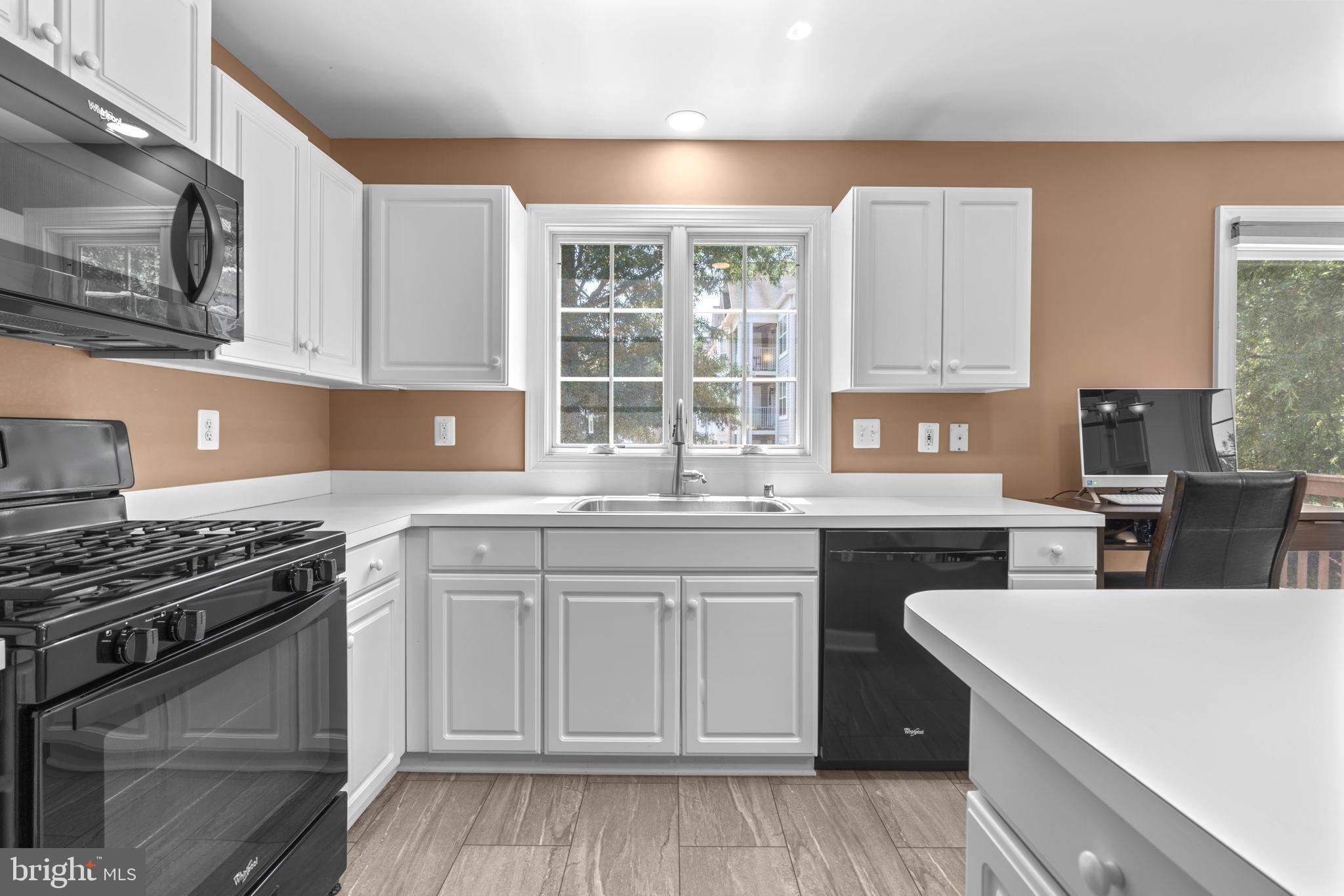 2023 Compton Court Annapolis, MD 21401 - Photo 10 of 35