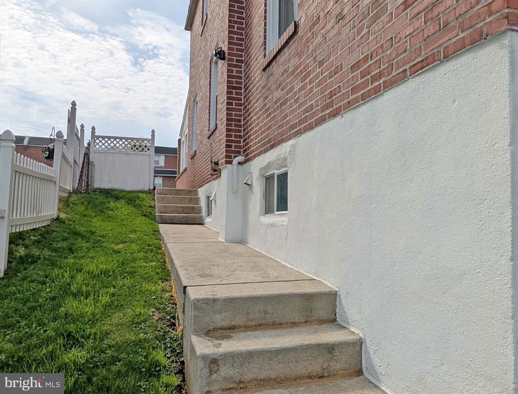 568 Michell Street Ridley Park, PA 19078 - Photo 39 of 41 Charming side entrance with greenery.