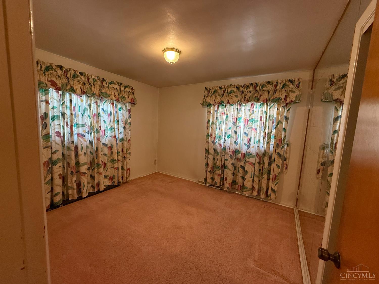 2848 Orland Avenue Cincinnati, OH 45211 - Photo 9 of 22