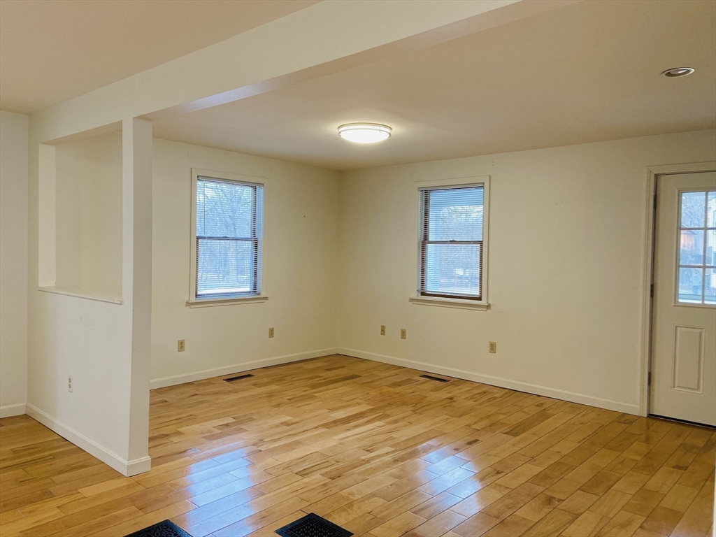 27 Prospect Street Hatfield, MA 01038 - Photo 12 of 27