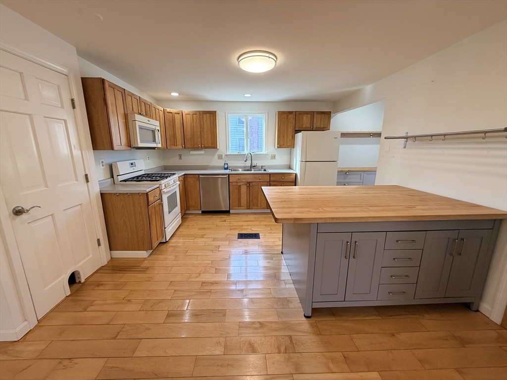 27 Prospect Street Hatfield, MA 01038 - Photo 8 of 27