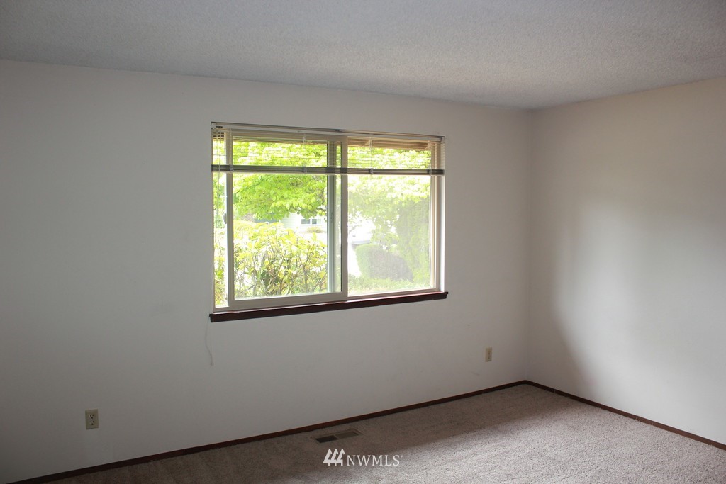 14536 Southeast 167th Street Renton, WA 98058 - Photo 11 of 16