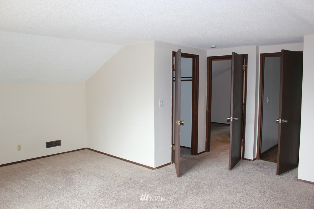14536 Southeast 167th Street Renton, WA 98058 - Photo 6 of 16