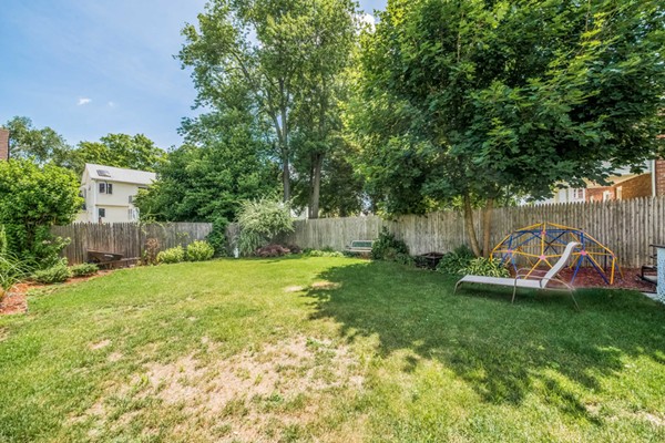 11 Vail Street Springfield, MA 01118 - Photo 19 of 21