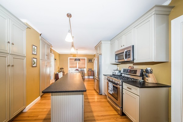11 Vail Street Springfield, MA 01118 - Photo 8 of 21
