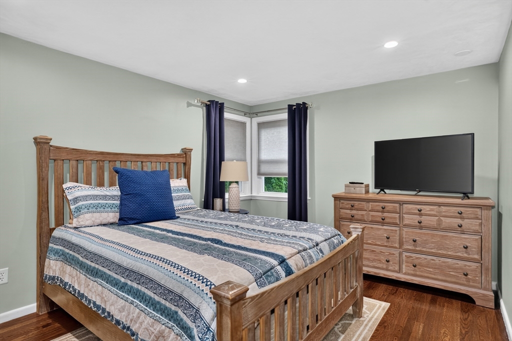 11 Geraldine Road Framingham, MA 01701 - Photo 16 of 30