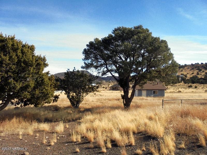 5901 Leupp Road Flagstaff, AZ 86004 - Photo 3 of 10 DSC00774