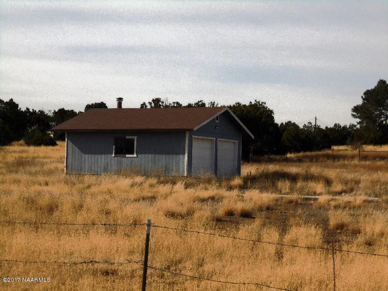 5901 Leupp Road Flagstaff, AZ 86004 - Photo 5 of 10 DSC00781