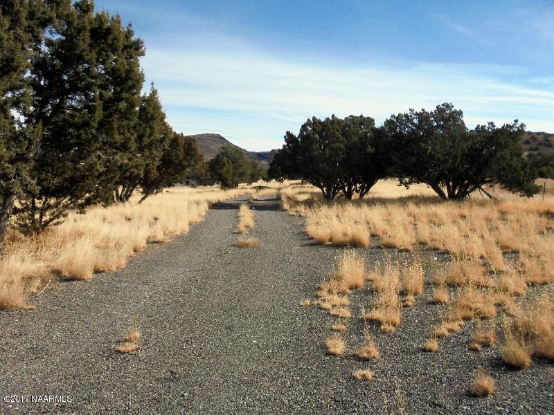 5901 Leupp Road Flagstaff, AZ 86004 - Photo 7 of 10 DSC00777