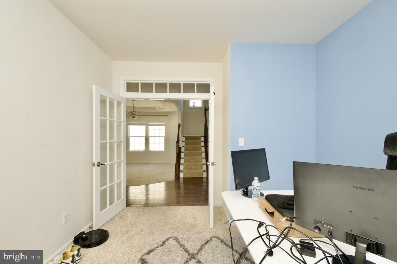 21 Runyon Drive Stafford, VA 22554 - Photo 5 of 43 a view of livingroom with furniture and window