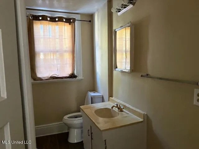 $210,000 | 201 South Center Street, Holly Springs, MS 38635