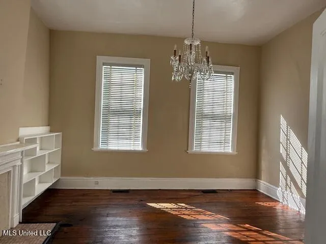 $210,000 | 201 South Center Street, Holly Springs, MS 38635